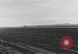 Standbild F-100 stürzt nach einer versuchten Landung California United States USA, 1956, aus Sekunde 22 historischem Filmmaterial Videoclip 65675067051