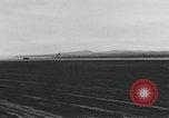 Standbild F-100 stürzt nach einer versuchten Landung California United States USA, 1956, aus Sekunde 25 historischem Filmmaterial Videoclip 65675067051