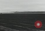 Standbild F-100 stürzt nach einer versuchten Landung California United States USA, 1956, aus Sekunde 26 historischem Filmmaterial Videoclip 65675067051