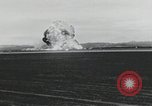 Standbild F-100 stürzt nach einer versuchten Landung California United States USA, 1956, aus Sekunde 34 historischem Filmmaterial Videoclip 65675067051