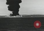 Standbild F-100 stürzt nach einer versuchten Landung California United States USA, 1956, aus Sekunde 39 historischem Filmmaterial Videoclip 65675067051