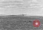 Standbild B-52 Landing Gear kollabiert während des Starts und Landungen California United States USA, 1953, aus Sekunde 3 historischem Filmmaterial Videoclip 65675067052
