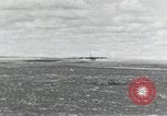 Standbild B-52 Landing Gear kollabiert während des Starts und Landungen California United States USA, 1953, aus Sekunde 4 historischem Filmmaterial Videoclip 65675067052