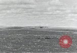 Standbild B-52 Landing Gear kollabiert während des Starts und Landungen California United States USA, 1953, aus Sekunde 5 historischem Filmmaterial Videoclip 65675067052