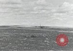 Standbild B-52 Landing Gear kollabiert während des Starts und Landungen California United States USA, 1953, aus Sekunde 9 historischem Filmmaterial Videoclip 65675067052