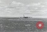 Standbild B-52 Landing Gear kollabiert während des Starts und Landungen California United States USA, 1953, aus Sekunde 17 historischem Filmmaterial Videoclip 65675067052