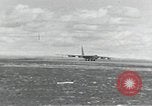 Standbild B-52 Landing Gear kollabiert während des Starts und Landungen California United States USA, 1953, aus Sekunde 19 historischem Filmmaterial Videoclip 65675067052