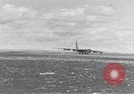 Standbild B-52 Landing Gear kollabiert während des Starts und Landungen California United States USA, 1953, aus Sekunde 20 historischem Filmmaterial Videoclip 65675067052