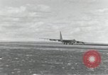 Standbild B-52 Landing Gear kollabiert während des Starts und Landungen California United States USA, 1953, aus Sekunde 23 historischem Filmmaterial Videoclip 65675067052