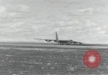 Standbild B-52 Landing Gear kollabiert während des Starts und Landungen California United States USA, 1953, aus Sekunde 24 historischem Filmmaterial Videoclip 65675067052