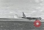 Standbild B-52 Landing Gear kollabiert während des Starts und Landungen California United States USA, 1953, aus Sekunde 32 historischem Filmmaterial Videoclip 65675067052