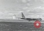 Standbild B-52 Landing Gear kollabiert während des Starts und Landungen California United States USA, 1953, aus Sekunde 33 historischem Filmmaterial Videoclip 65675067052