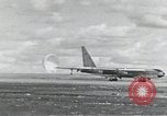 Standbild B-52 Landing Gear kollabiert während des Starts und Landungen California United States USA, 1953, aus Sekunde 34 historischem Filmmaterial Videoclip 65675067052