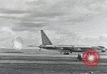Standbild B-52 Landing Gear kollabiert während des Starts und Landungen California United States USA, 1953, aus Sekunde 37 historischem Filmmaterial Videoclip 65675067052
