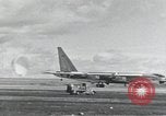 Standbild B-52 Landing Gear kollabiert während des Starts und Landungen California United States USA, 1953, aus Sekunde 38 historischem Filmmaterial Videoclip 65675067052