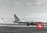 Standbild B-52 Landing Gear kollabiert während des Starts und Landungen California United States USA, 1953, aus Sekunde 40 historischem Filmmaterial Videoclip 65675067052
