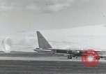Standbild B-52 Landing Gear kollabiert während des Starts und Landungen California United States USA, 1953, aus Sekunde 41 historischem Filmmaterial Videoclip 65675067052