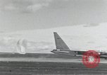 Standbild B-52 Landing Gear kollabiert während des Starts und Landungen California United States USA, 1953, aus Sekunde 42 historischem Filmmaterial Videoclip 65675067052