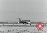 Standbild XB-51 Luftfahrzeug landet auf der Edwards Air Force Base California United States USA, 1951, aus Sekunde 51 historischem Filmmaterial Videoclip 65675067053
