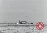 Standbild XB-51 Luftfahrzeug landet auf der Edwards Air Force Base California United States USA, 1951, aus Sekunde 55 historischem Filmmaterial Videoclip 65675067053