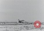 Standbild XB-51 Luftfahrzeug landet auf der Edwards Air Force Base California United States USA, 1951, aus Sekunde 57 historischem Filmmaterial Videoclip 65675067053