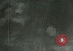 Standbild Am ersten Tag Licht Bombenangriff über Berlin Berlin Deutschland, 1944, aus Sekunde 25 historischem Filmmaterial Videoclip 65675067063