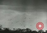 Standbild Am ersten Tag Licht Bombenangriff über Berlin Berlin Deutschland, 1944, aus Sekunde 47 historischem Filmmaterial Videoclip 65675067063