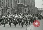 Standbild eine Parade Milwaukee Wisconsin USA, 1944, aus Sekunde 6 historischem Filmmaterial Videoclip 65675067072