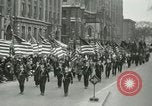 Standbild eine Parade Milwaukee Wisconsin USA, 1944, aus Sekunde 8 historischem Filmmaterial Videoclip 65675067072