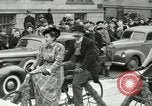 Standbild eine Parade Milwaukee Wisconsin USA, 1944, aus Sekunde 13 historischem Filmmaterial Videoclip 65675067072