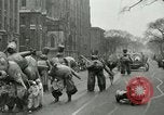 Standbild eine Parade Milwaukee Wisconsin USA, 1944, aus Sekunde 19 historischem Filmmaterial Videoclip 65675067072