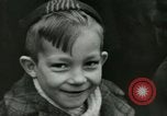 Standbild eine Parade Milwaukee Wisconsin USA, 1944, aus Sekunde 20 historischem Filmmaterial Videoclip 65675067072