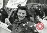 Standbild eine Parade Milwaukee Wisconsin USA, 1944, aus Sekunde 24 historischem Filmmaterial Videoclip 65675067072