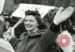 Standbild eine Parade Milwaukee Wisconsin USA, 1944, aus Sekunde 25 historischem Filmmaterial Videoclip 65675067072