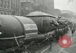 Standbild eine Parade Milwaukee Wisconsin USA, 1944, aus Sekunde 38 historischem Filmmaterial Videoclip 65675067072
