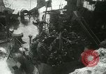 Standbild USS LST-349 Gründer auf Felsen aus Ponza Italien im Sturm Italien, 1944, aus Sekunde 14 historischem Filmmaterial Videoclip 65675067074