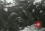 Standbild USS LST-349 Gründer auf Felsen aus Ponza Italien im Sturm Italien, 1944, aus Sekunde 18 historischem Filmmaterial Videoclip 65675067074