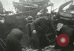Standbild USS LST-349 Gründer auf Felsen aus Ponza Italien im Sturm Italien, 1944, aus Sekunde 21 historischem Filmmaterial Videoclip 65675067074