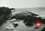 Standbild USS LST-349 Gründer auf Felsen aus Ponza Italien im Sturm Italien, 1944, aus Sekunde 30 historischem Filmmaterial Videoclip 65675067074