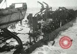 Standbild USS LST-349 Gründer auf Felsen aus Ponza Italien im Sturm Italien, 1944, aus Sekunde 37 historischem Filmmaterial Videoclip 65675067074