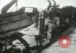 Standbild USS LST-349 Gründer auf Felsen aus Ponza Italien im Sturm Italien, 1944, aus Sekunde 40 historischem Filmmaterial Videoclip 65675067074