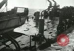 Standbild USS LST-349 Gründer auf Felsen aus Ponza Italien im Sturm Italien, 1944, aus Sekunde 54 historischem Filmmaterial Videoclip 65675067074