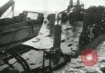 Standbild USS LST-349 Gründer auf Felsen aus Ponza Italien im Sturm Italien, 1944, aus Sekunde 55 historischem Filmmaterial Videoclip 65675067074