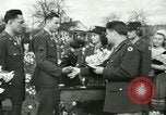 Image mariage militaire Orting Washington USA, 1944, de la seconde 23 séquences d'archives historiques vidéo 65675067075
