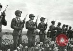 Image mariage militaire Orting Washington USA, 1944, de la seconde 28 séquences d'archives historiques vidéo 65675067075