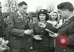 Image mariage militaire Orting Washington USA, 1944, de la seconde 33 séquences d'archives historiques vidéo 65675067075