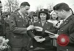 Image mariage militaire Orting Washington USA, 1944, de la seconde 34 séquences d'archives historiques vidéo 65675067075