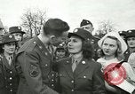 Image mariage militaire Orting Washington USA, 1944, de la seconde 39 séquences d'archives historiques vidéo 65675067075