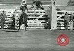 Standbild Rodeo Los Angeles California USA, 1944, aus Sekunde 26 historischem Filmmaterial Videoclip 65675067076