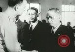 Immagine di Medaglie di cuore viola per i soldati giapponesi-americani United States USA, 1944, secondo 17 filmato di repertorio 65675067080